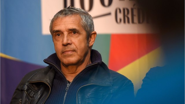 VOICI - Julien Clerc : sa réaction immédiate lorsqu'il a appris le décès de son frère Gérard Leclerc