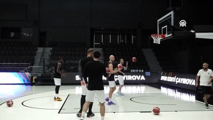 KOCAELİ - Tecrübeli basketbolcu Oğuz Savaş, deneyimiyle yeni takımına katkı sağlama peşinde