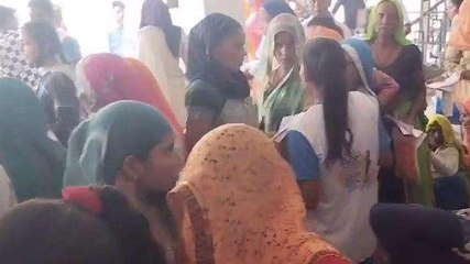 अजमेर: फ्री स्मार्टफोन वितरण कैंप में पहुंचे कैबिनेट मंत्री टीकाराम जूली, क्या कहा सुनिए?