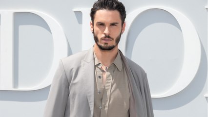 GALA VIDÉO - Baptiste Giabiconi papa : il dévoile le visage de son bébé