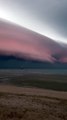 L'impressionnante arrivée de l'orage et de son arcus en Normandie