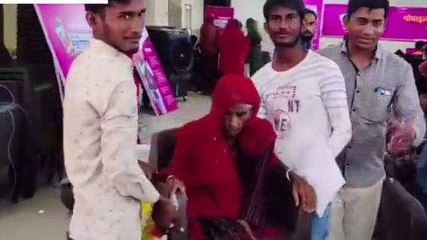 जालौर: लाभार्थियों को बांटे स्मार्टफोन: 3 साल तक मिलेगा फ्री इंटरनेट, महिलाओं के खिले चेहरे