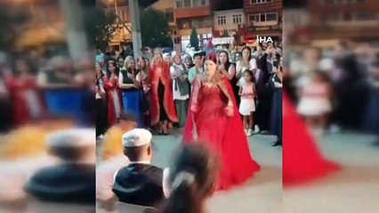 İşitme ve konuşma engelli çift dünya evine girdi