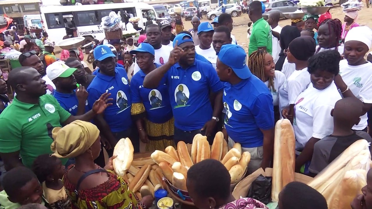 Félix Gbary, Antoine Amari, Pierre Amari et Eli Essoh en campagne à Dabou pour une victoire finale