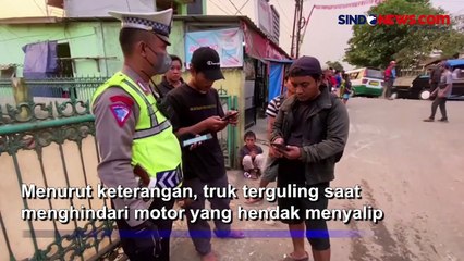 Kecelakaan di Sukabumi, Truk Terguling saat Hindari Motor, Lalin Macet 2 Arah