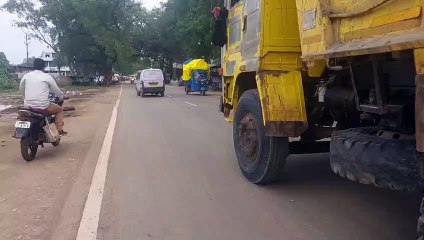 सडक़ों पर गड्ढ़े दिखे तो करें पीडी हेल्पलाइन नंबर पर शिकायत