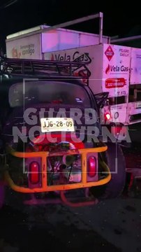 #Preliminar Tras una discusión una pareja se impactó contra un camión repartidor de gas, la mujer resultó lesionada de gravedad #GuardiaNocturna