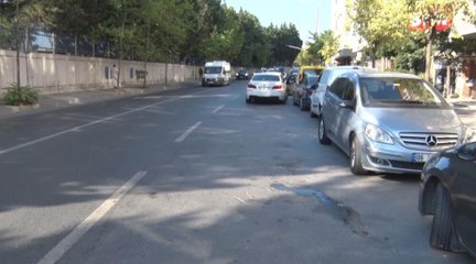 Kasksız motosiklet sürücüsü ölümden döndü