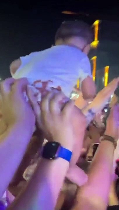 La vidéo d’un bébé tendu au rappeur Flo Rida lors d’un concert aux Etats-Unis fait polémique sur les réseaux sociaux: "Tellement irresponsable" - Regardez