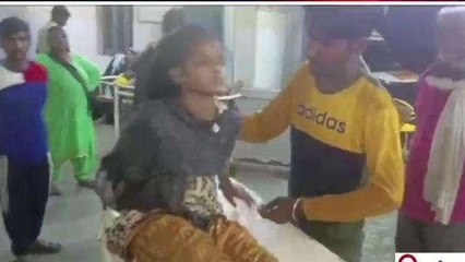 अलीगढ: चौराहे पर नशे की हालत में मिले दंपत्ति, पुलिस ने भेजा जिला अस्पताल