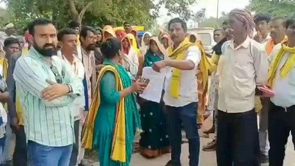 सतना: सैकड़ों ग्रामीणों ने कलेक्टर को दिया ज्ञापन,रखी यह मांग