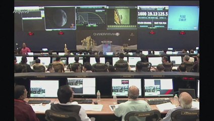 Robô de exploração indiano começa a inspecionar superfície da Lua