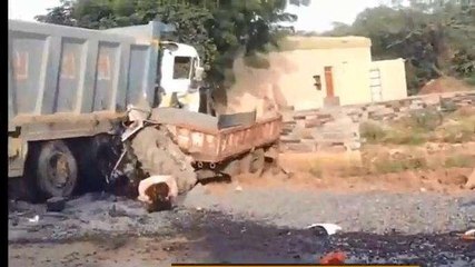 కర్నూలు జిల్లా: రోడ్డు ప్రమాదం... నుజ్జునుజైన ట్రాక్టర్
