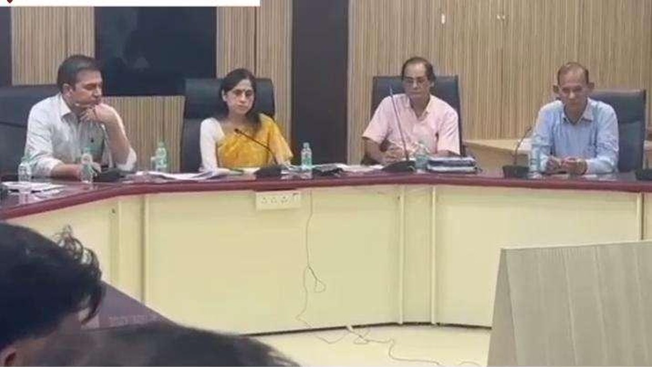 जयपुर: चिकित्सा एवं स्वास्थ्य एसीएस ने ली बैठक, अधिकारियों को वीसी के माध्यम से दिए निर्देश