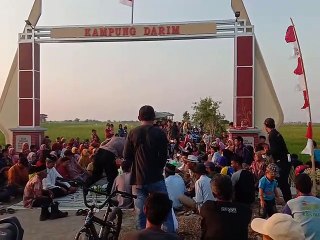 Syukuran Doa Bersama Warga Kampung Darim di Gapura Penunjuk