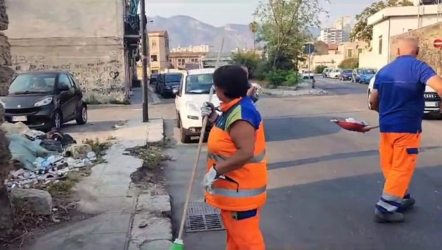 Palermo, continuano a bruciare le discariche abusive: troppo rifiuti da fuori città