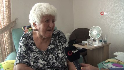 İzmir'de bir anda ortaya çıkan fare, kaldırımda oturan kadını ısırdı!