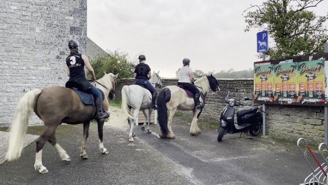 Chevauchée au Pays des Lacs