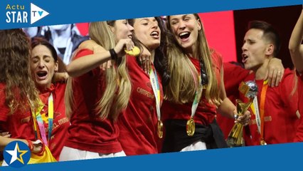 PHOTOS Coupe du monde féminine  Malgré les scandales en rafale, les Espagnoles s'éclatent à Ibiza s