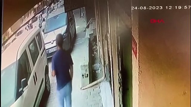 KÜÇÜKÇEKMECE'de Boşanma Aşamasındaki Kadın Silahlı Saldırıya Uğradı