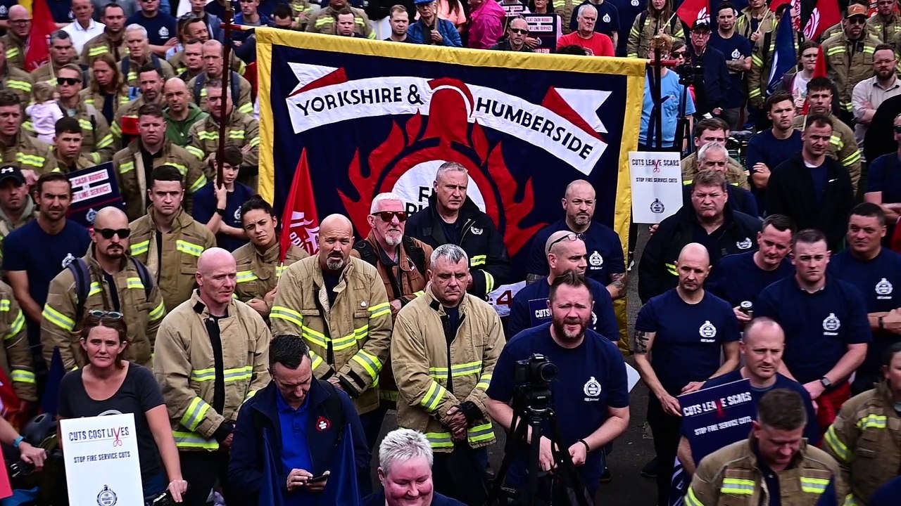 Firefighters Protest Funding Cuts in George Square Glasgow