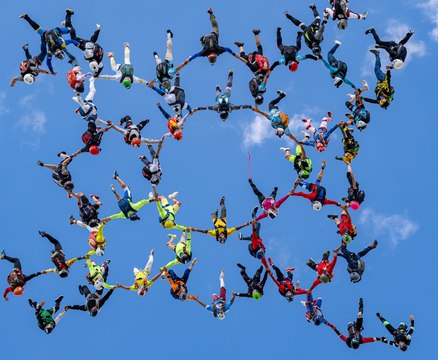 VIDEO : Un record de France de saut en parachute à l'aérodrome de Nancy-Azelot