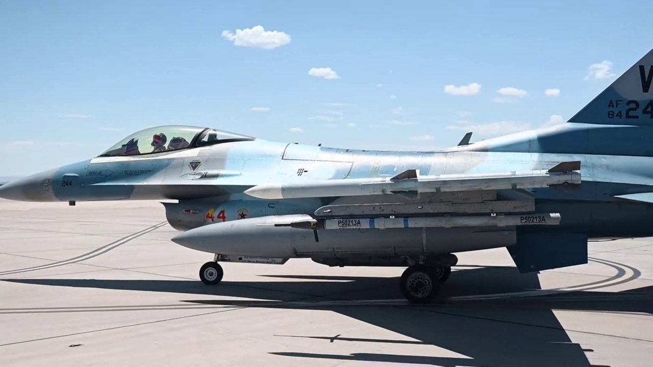 F-16 para a Ucrânia... Ainda não. A desculpa agora é falta de instrutores e dificuldades com o idioma