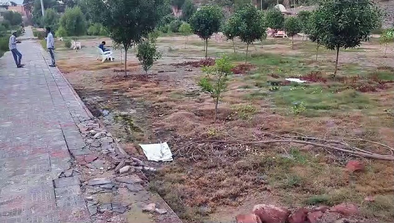 करोड़ों की राशि व्यय कर बख्तासागर पार्क का हुआ सौन्दर्यीकरण लापरवाहों की भेंट चढ़ गया