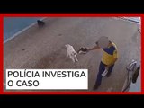 Carteiro é flagrado chutando cachorro durante entrega no interior de SP