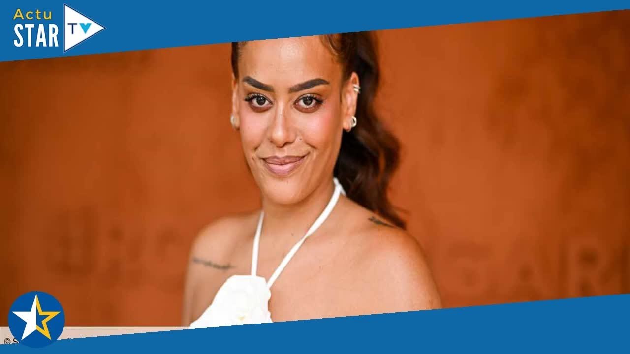 Amel Bent  de rares photos de vacances en famille dévoilées, les internautes sous le charme