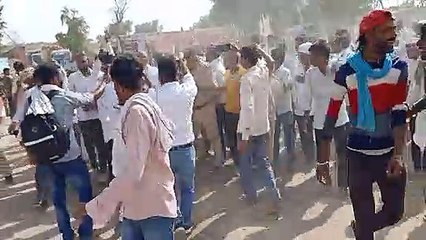 एक्सइएन को राख में घसीटा, विरोध में कर्मी थाने में धरने पर