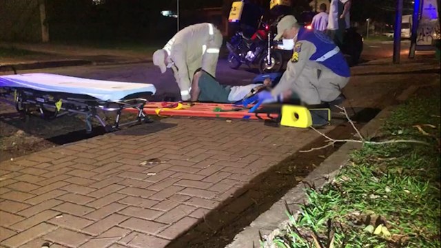 Motociclista fica ferido ao sofrer queda na Rua Públio Pimentel