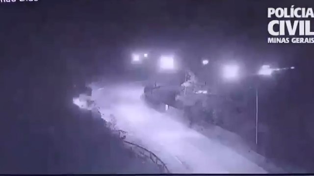 Polícia Civil de Minas Gerais divulga imagens do acidente com ônibus de torcedores do Corinthians