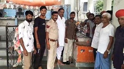 भीलवाड़ा: चोरों को पसंद आया यह मंदिर, दानपात्र तोड़ नकदी- छत्र चुरा ले गए चोर, देखिए वीडियो