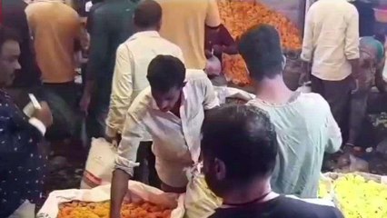 హైదరాబాద్: వరలక్ష్మీ వ్రతం ఎఫెక్ట్.. బంతిపూలు కిలో రూ.200