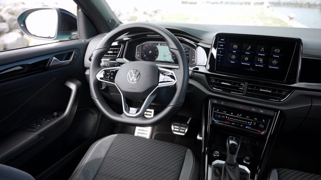 Volkswagen T-Roc Cabriolet Interior Design in Teal Blue