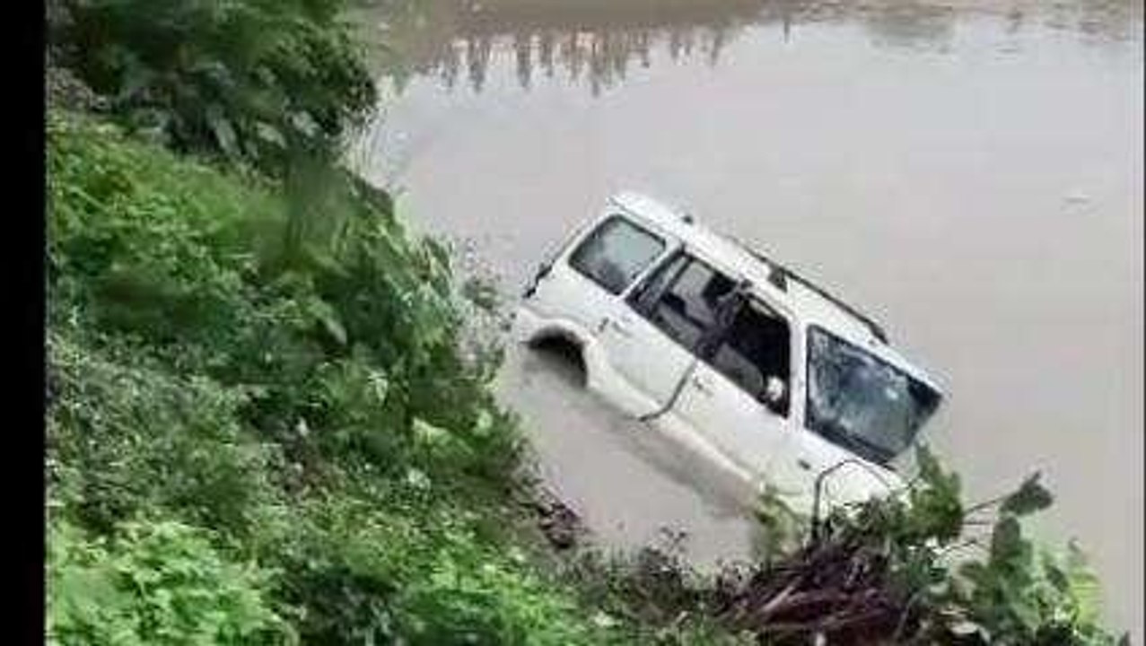 सारण: नहर में जा डूबी स्कॉर्पियो, कार में सवार 5 लोगों की मौके पर मौत, चारों ओर मची चीख पुकार