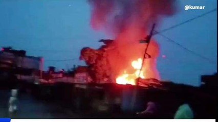मधुबनी: जूते चप्पल की गोदाम में लगी भीषण आग, लाखों की संपत्ति जलकर राख, देखें वीडियो