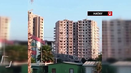 Hatay'da dinamitle patlatılan  rezidans bir anda yerle bir oldu