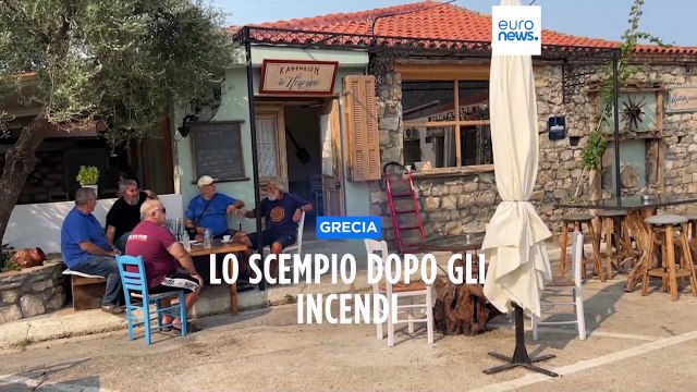 Incendi, Grecia in ginocchio: gli evacuati tornano alle loro case bruciate