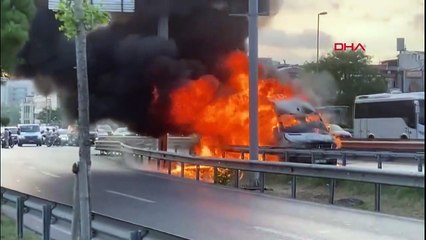 Şişli'de Servis Minibüsünde Yangın Çıktı