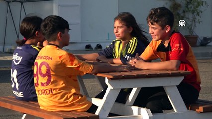 KAHRAMANMARAŞ - Yeşil sahaların ezeli rakipleri depremzedeler için el ele verdi