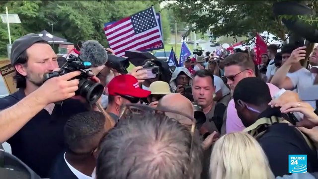 Donald Trump incarcéré puis libéré en Géorgie : ses supporters et ses détracteurs réagissent