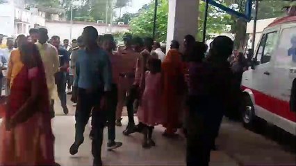 नर्स पर प्लास्टर गिरा तो निरीक्षण करने पहुंच गए मंत्री