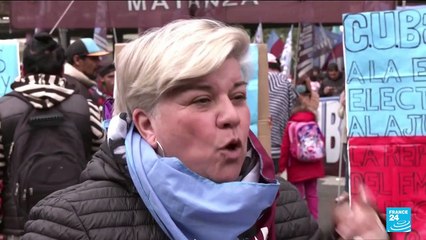 Argentinians take to streets amid soaring inflation, looting