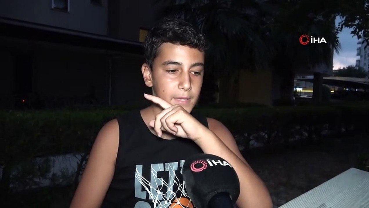 12 yaşındaki çocuk, 5 köpeğin saldırısına uğradı! 6 yaşındaki çocuğu, köpeklerin elinden babası kurtardı