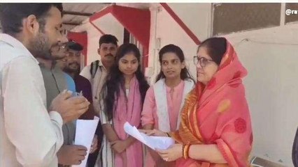 धार: पटवारी भर्ती चयनित अभ्यर्थियों ने की कलेक्टर से मुलाकात, दिया ज्ञापन