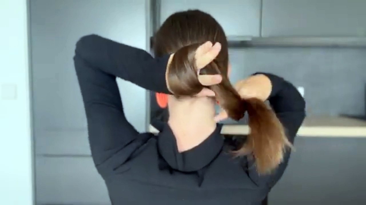 HOW TO: SLEEK BUN TUTORIAL.
