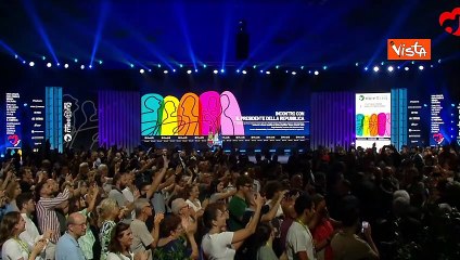 La standing ovation per il Presidente Mattarella al Meeting di Rimini