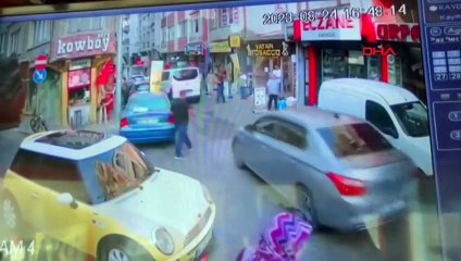 La personne qui s'est battue à Çorlu a cassé les vitres de la voiture